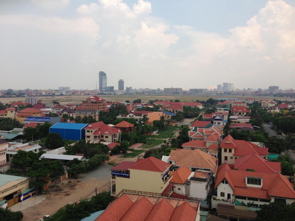 Midland Hotel Phnom Penh Exterior photo